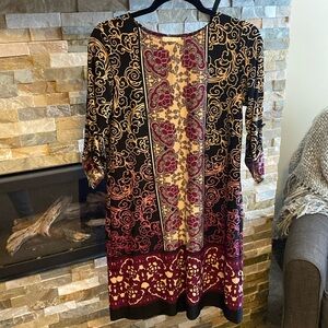 Patterned knee-length dress / size 8